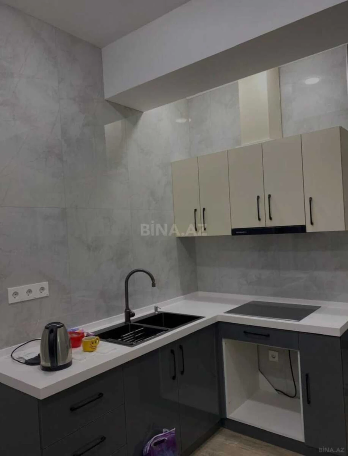 Satılır 2 otaqlı mənzil 76 m²