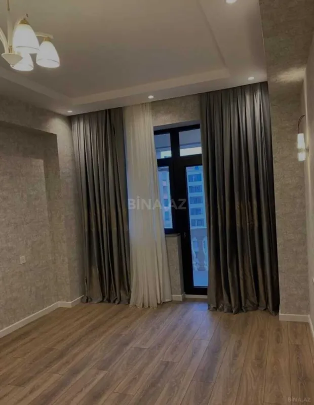 Satılır 2 otaqlı mənzil 76 m²
