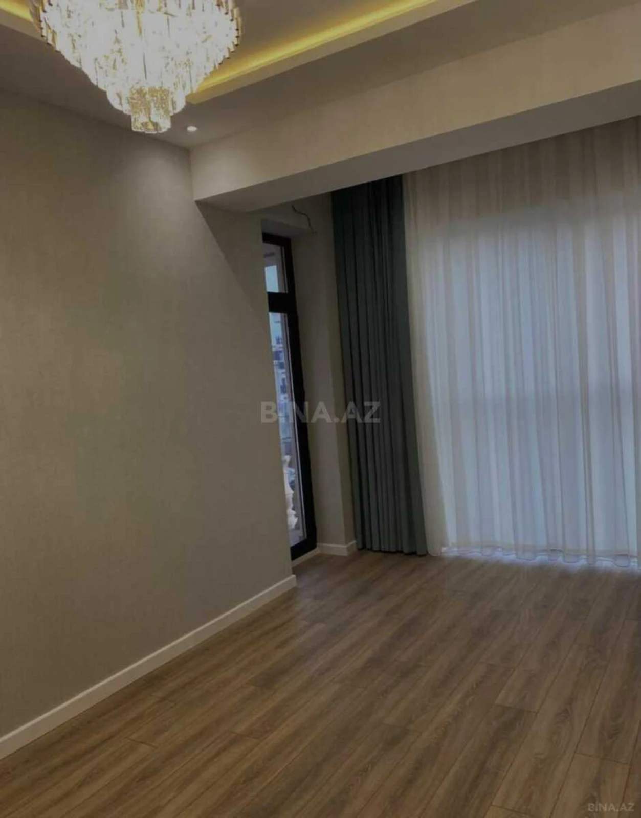 Satılır 2 otaqlı mənzil 76 m²