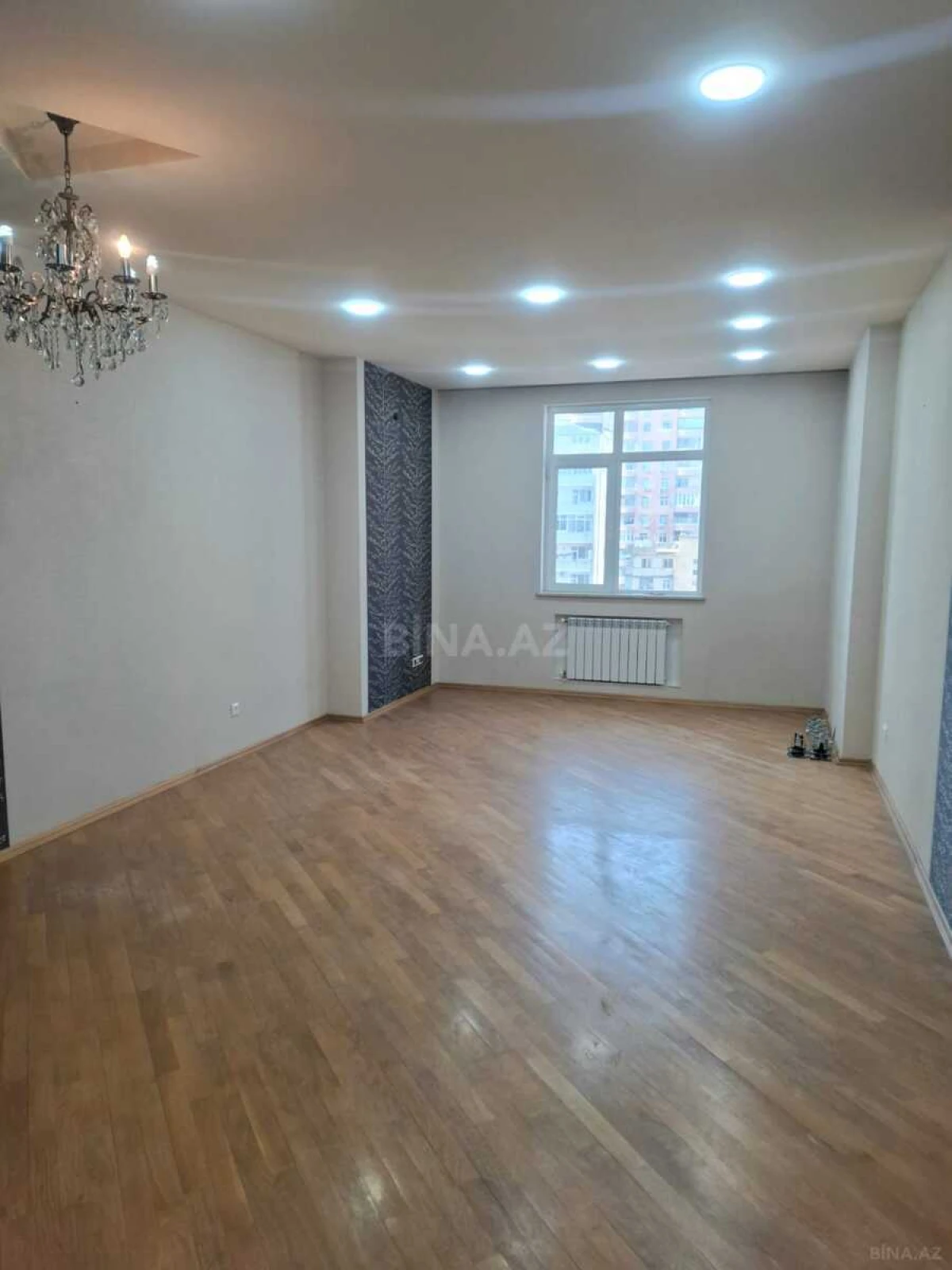 Satılır 2 otaqlı mənzil 76 m²