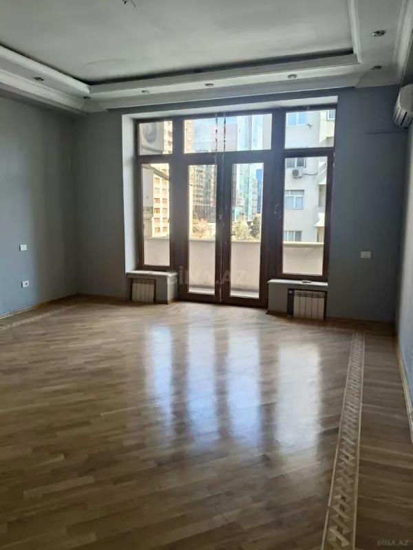 Kirayə verilir obyekt 205 m²