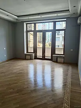 Kirayə verilir obyekt 205 m²