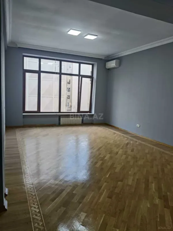 Kirayə verilir obyekt 205 m²