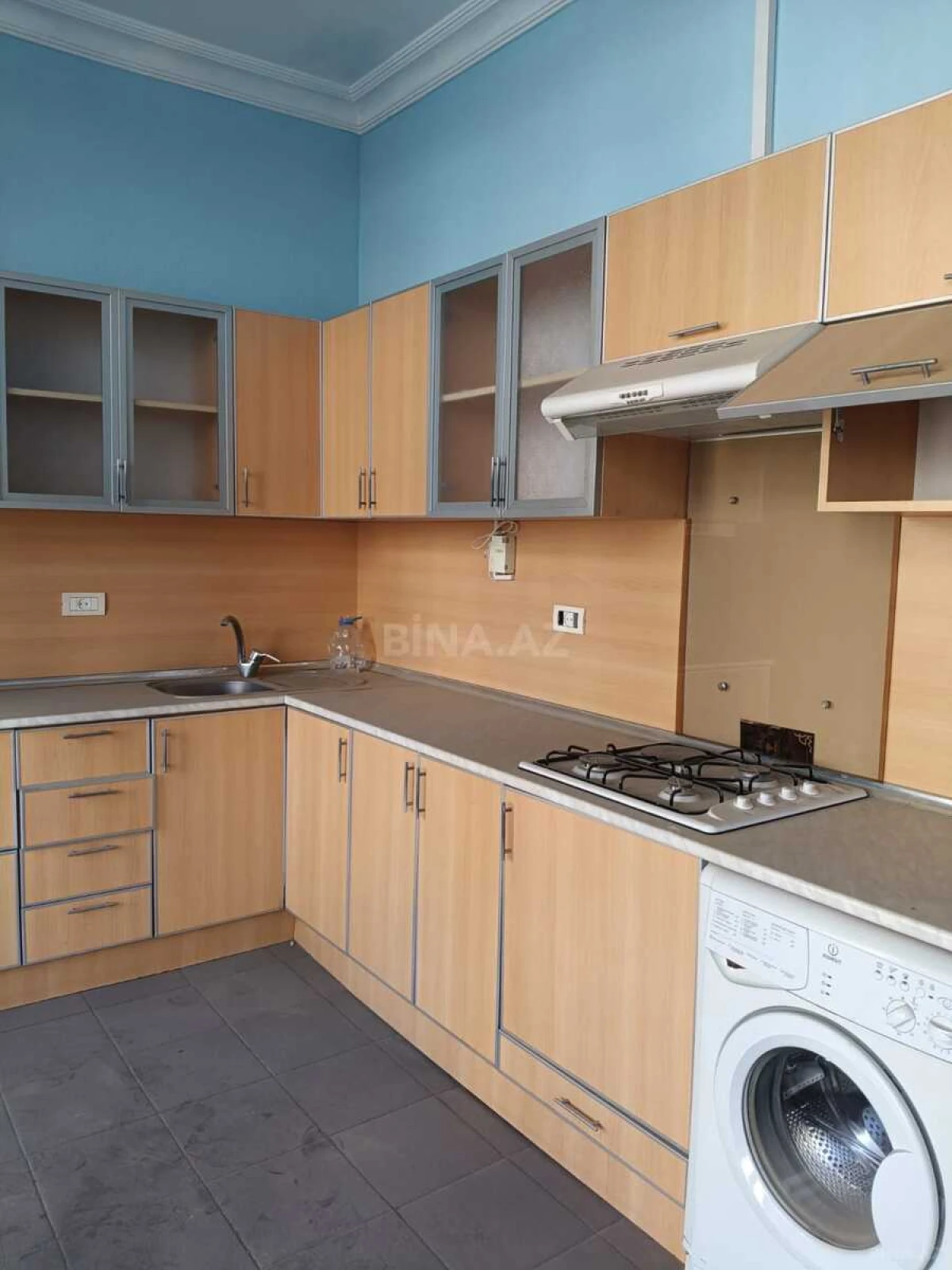 Kirayə verilir obyekt 205 m²