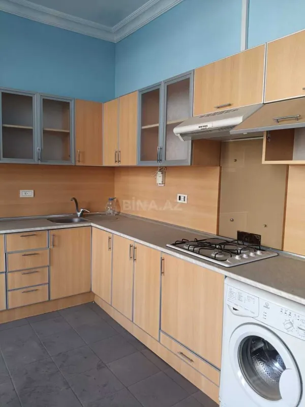 Kirayə verilir obyekt 205 m²