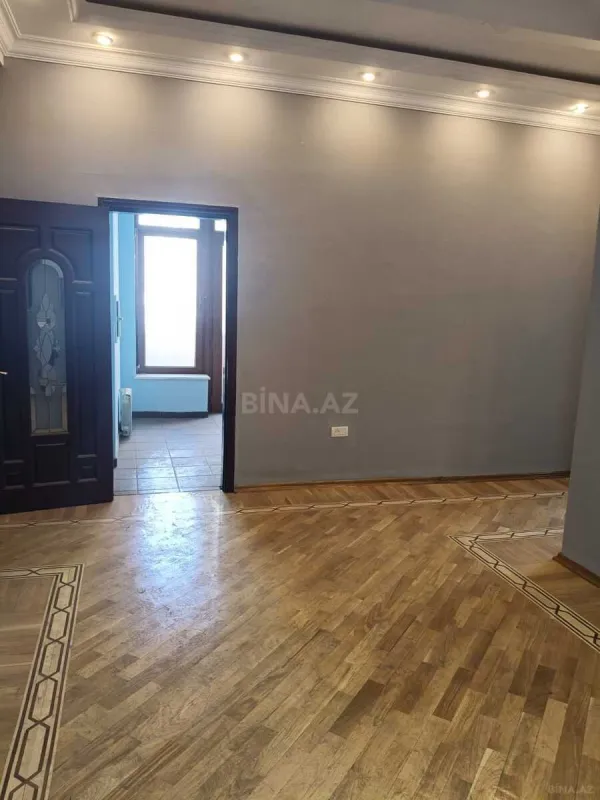 Kirayə verilir obyekt 205 m²