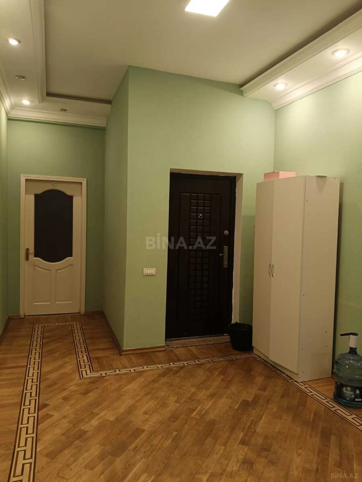 Kirayə verilir obyekt 205 m²