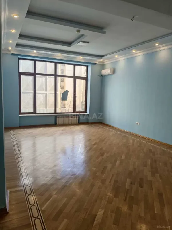 Kirayə verilir obyekt 205 m²