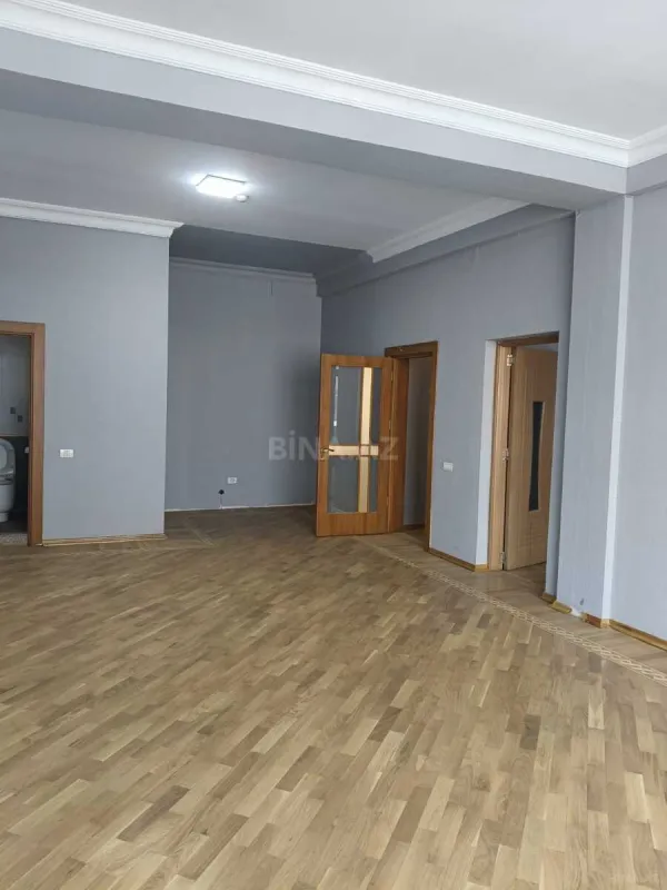 Kirayə verilir obyekt 205 m²