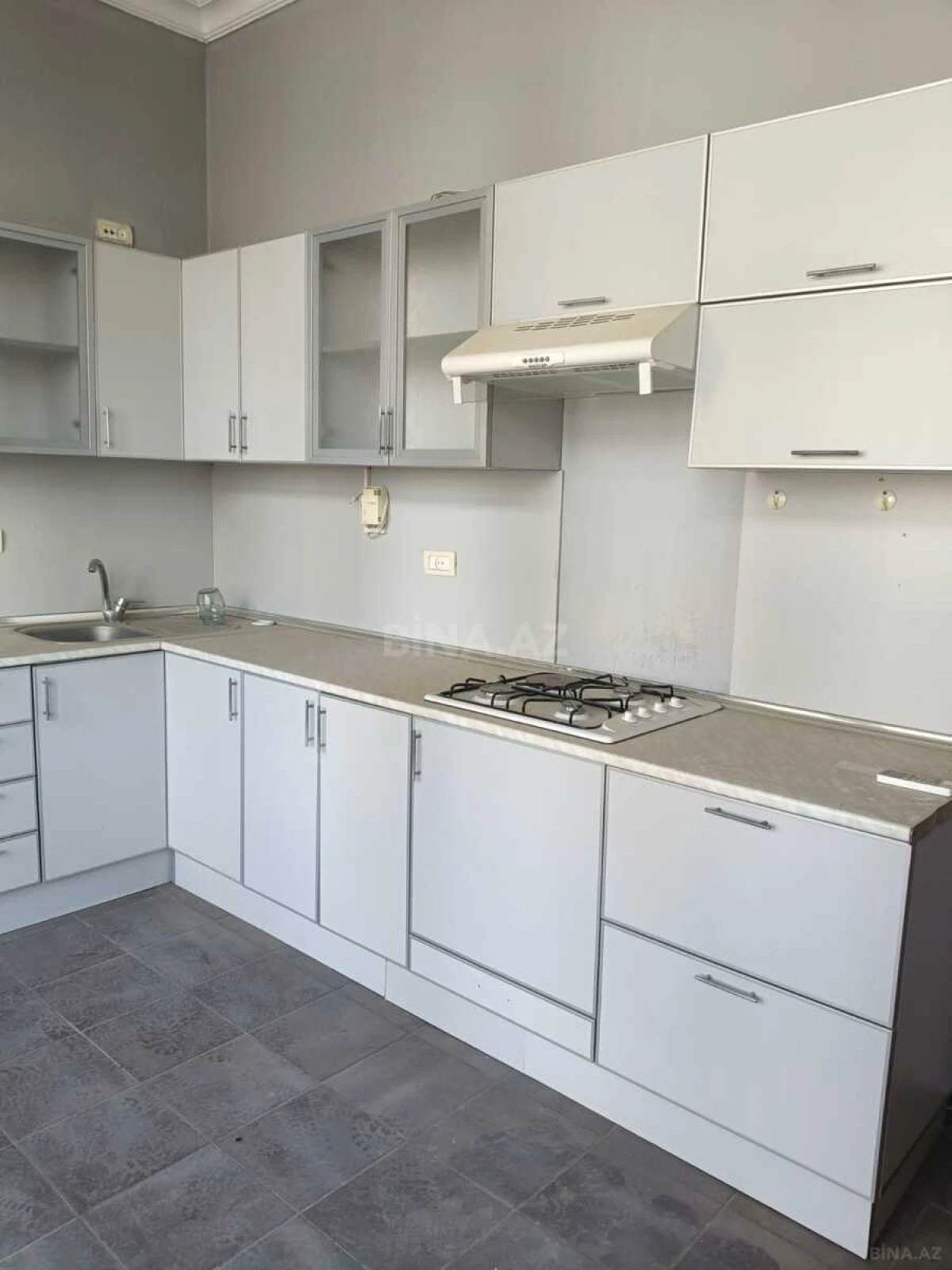 Kirayə verilir obyekt 205 m²