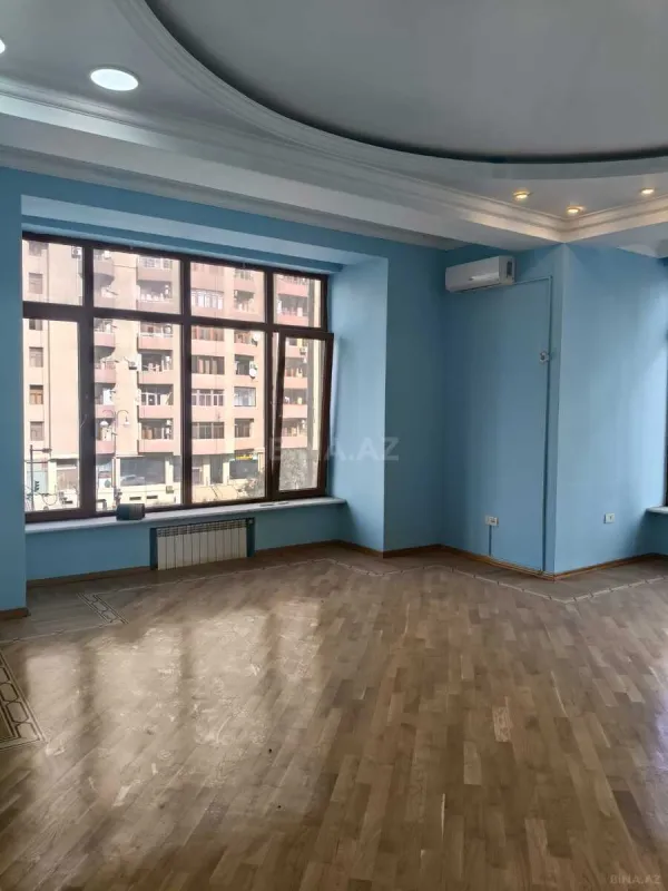 Kirayə verilir obyekt 205 m²