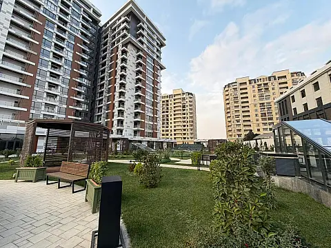 Satılır 2 otaqlı mənzil 107 m²