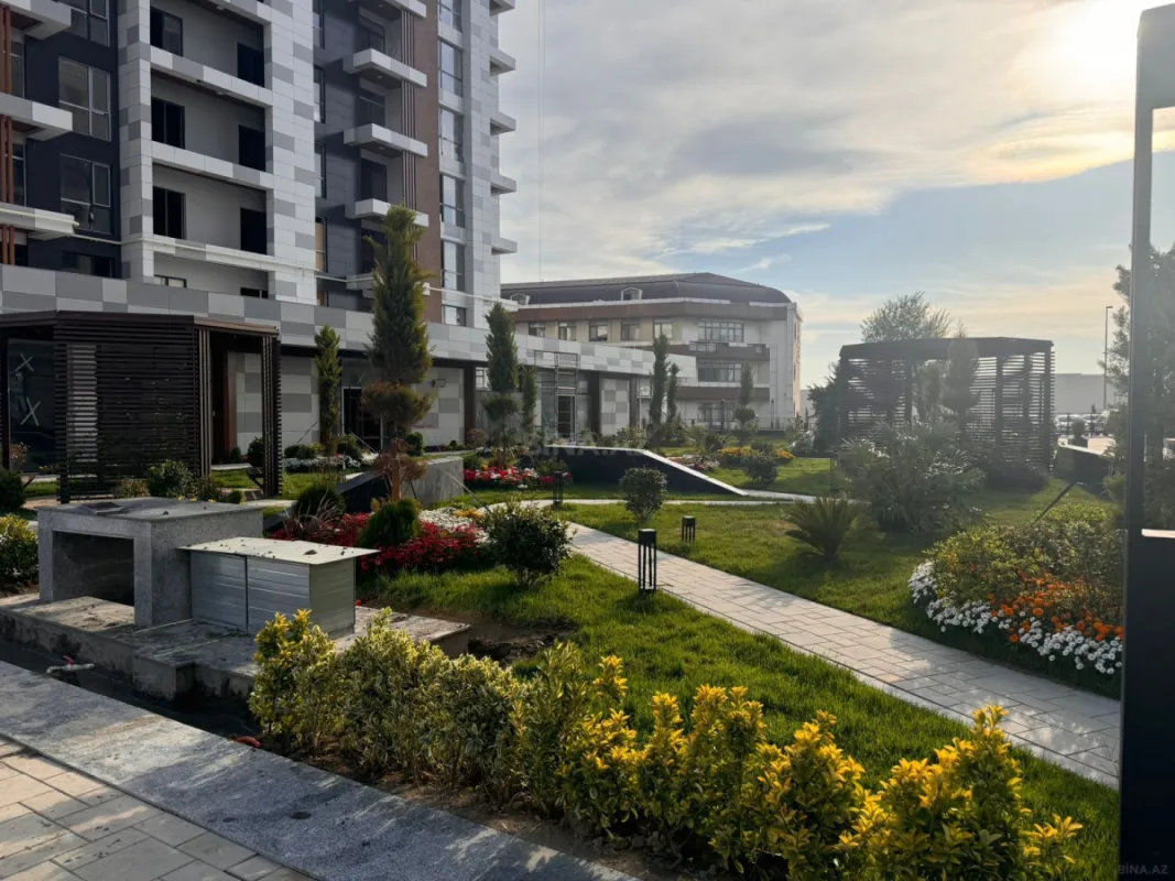 Satılır 2 otaqlı mənzil 107 m²