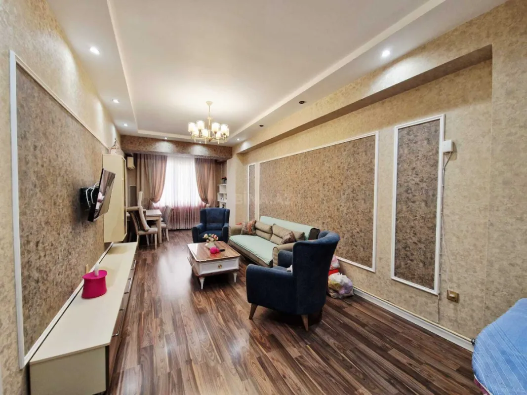 Kirayə verilir 2 otaqlı mənzil 75 m²