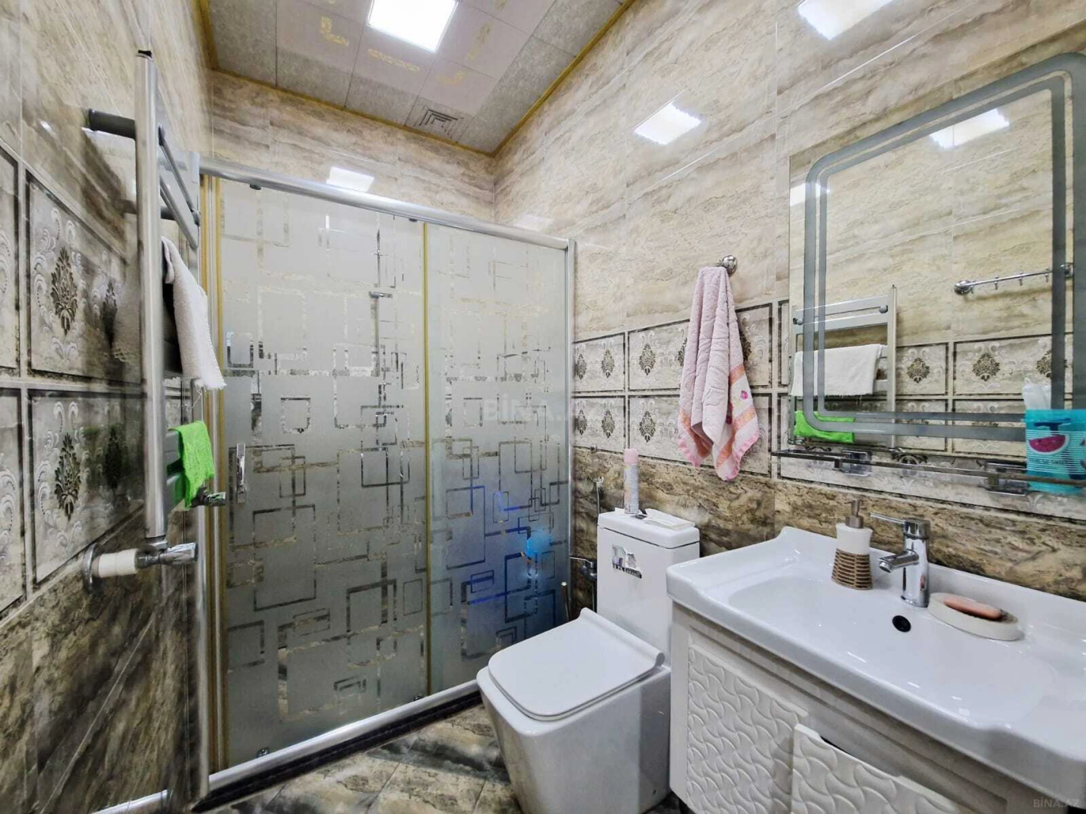 Kirayə verilir 2 otaqlı mənzil 75 m²