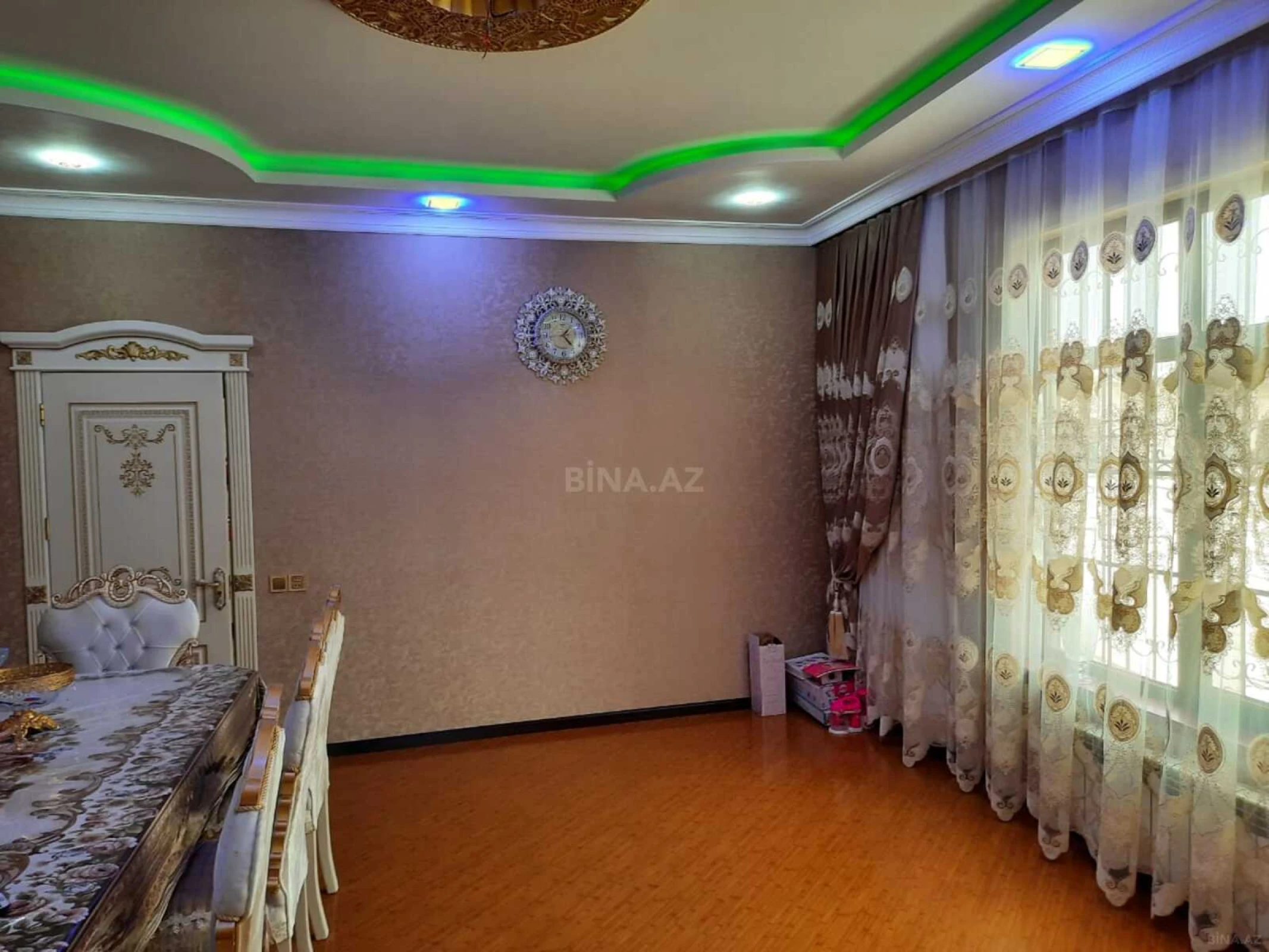 Satılır 7 otaqlı həyət evi 220 m²