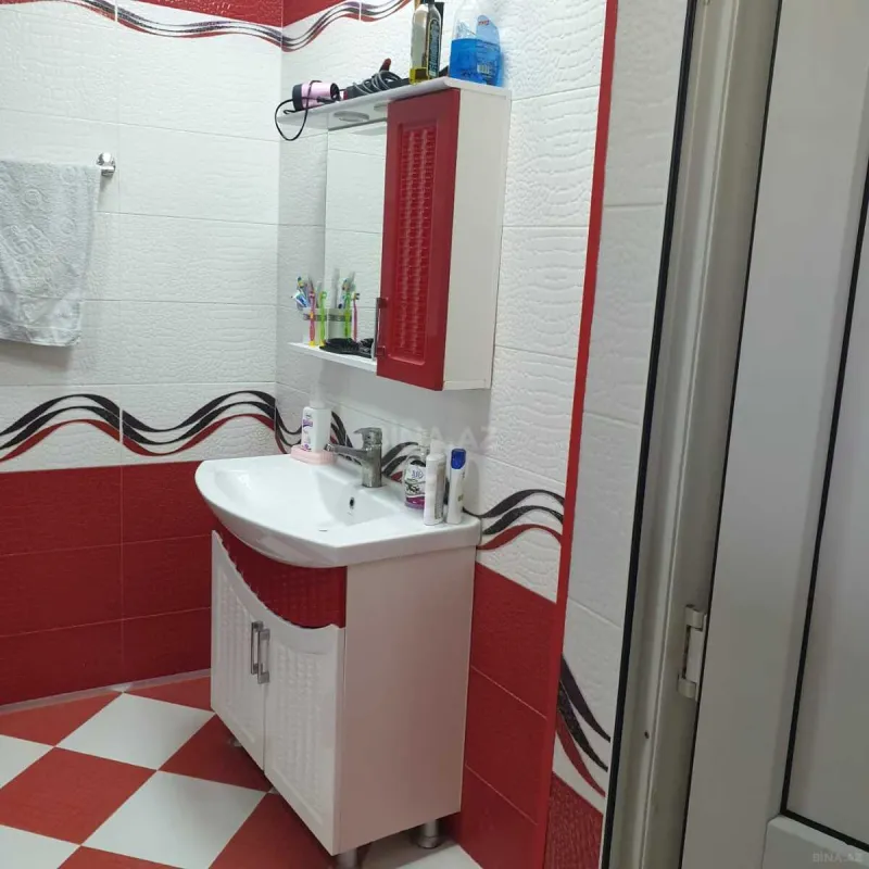 Satılır 7 otaqlı həyət evi 220 m²