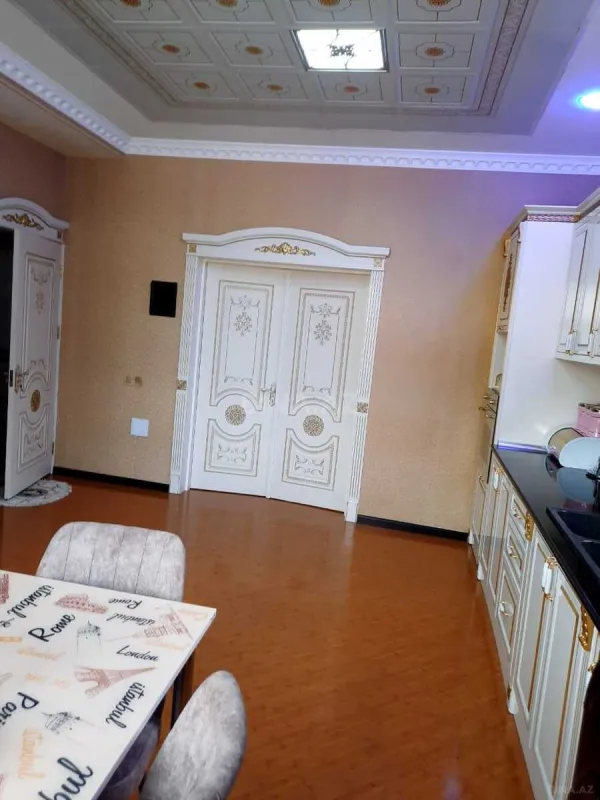 Satılır 7 otaqlı həyət evi 220 m²