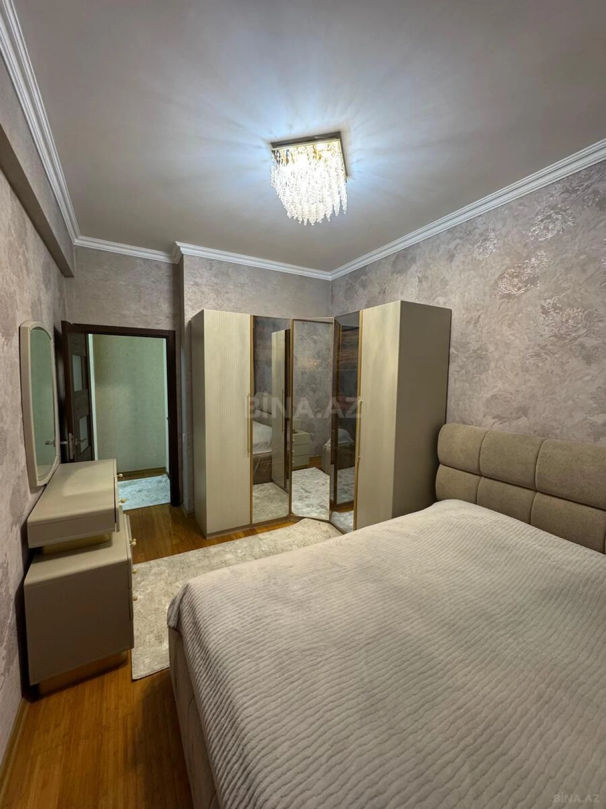 Satılır 2 otaqlı mənzil 62 m²