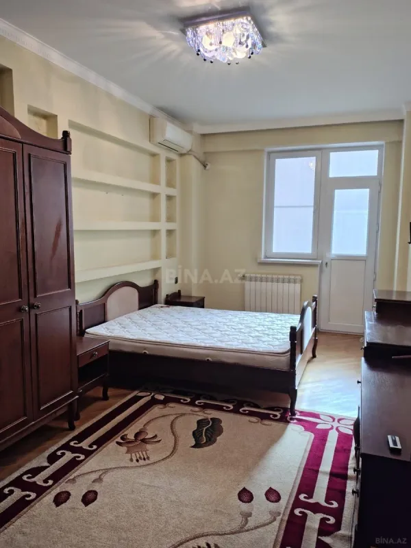 Kirayə verilir 2 otaqlı mənzil 87 m²