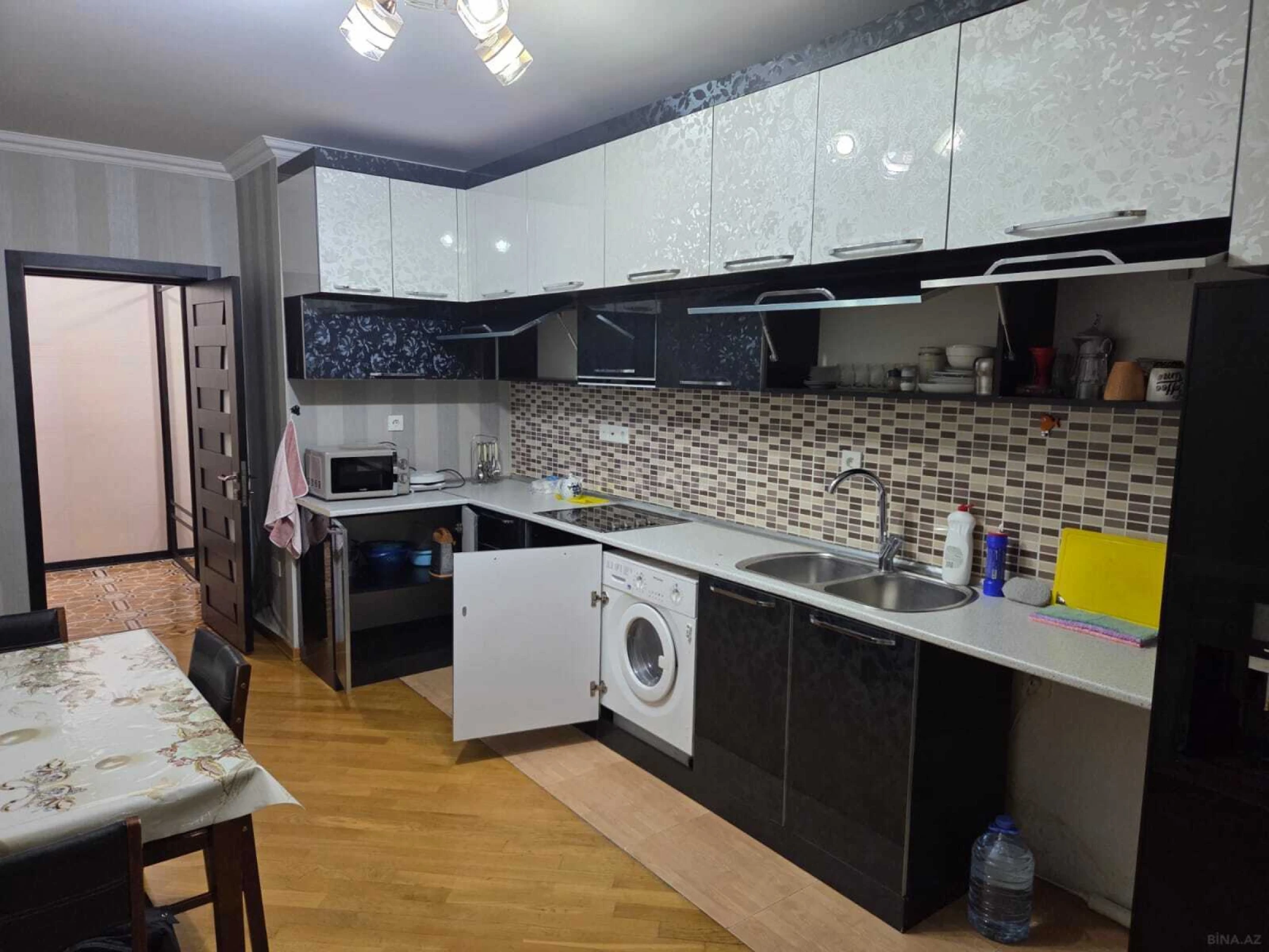 Kirayə verilir 2 otaqlı mənzil 100 m²