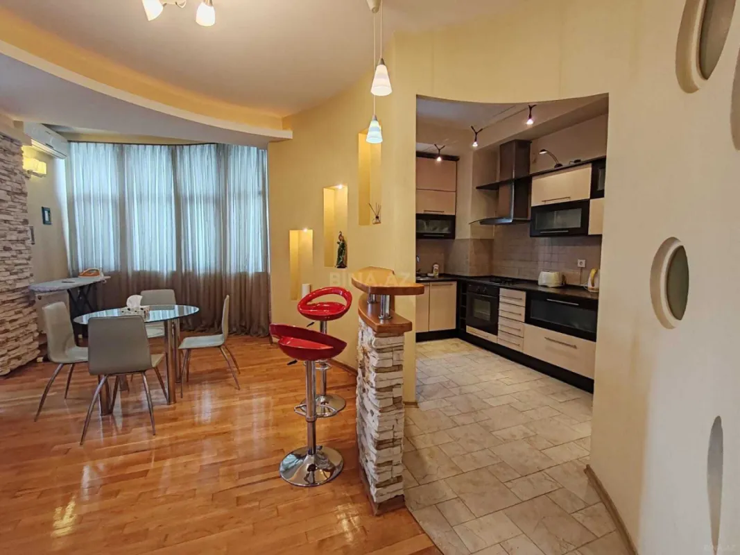 Satılır 3 otaqlı mənzil 120 m²