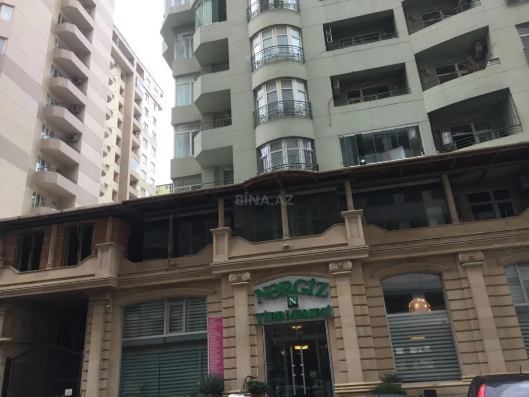 Kirayə verilir 8 otaqlı ofis 330 m²