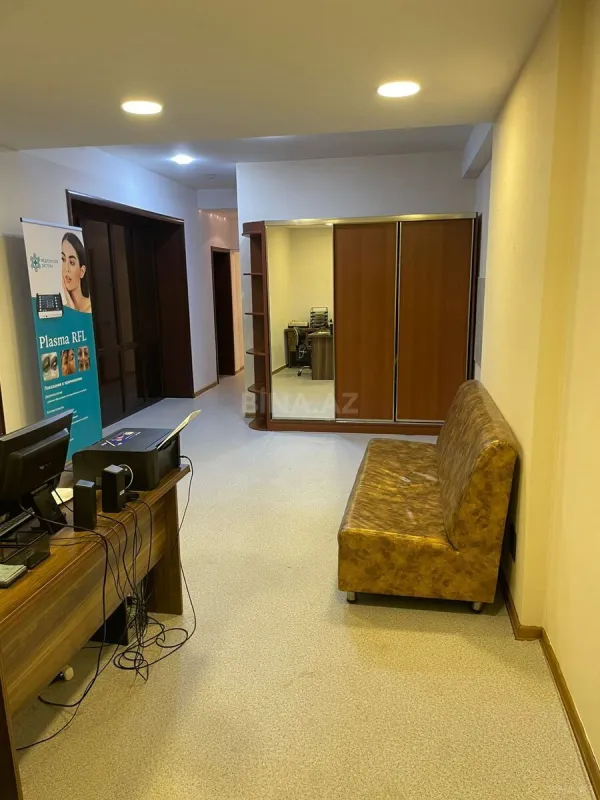 Kirayə verilir 8 otaqlı ofis 330 m²