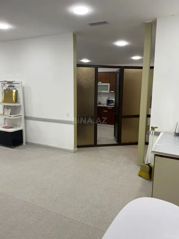 Kirayə verilir 8 otaqlı ofis 330 m²