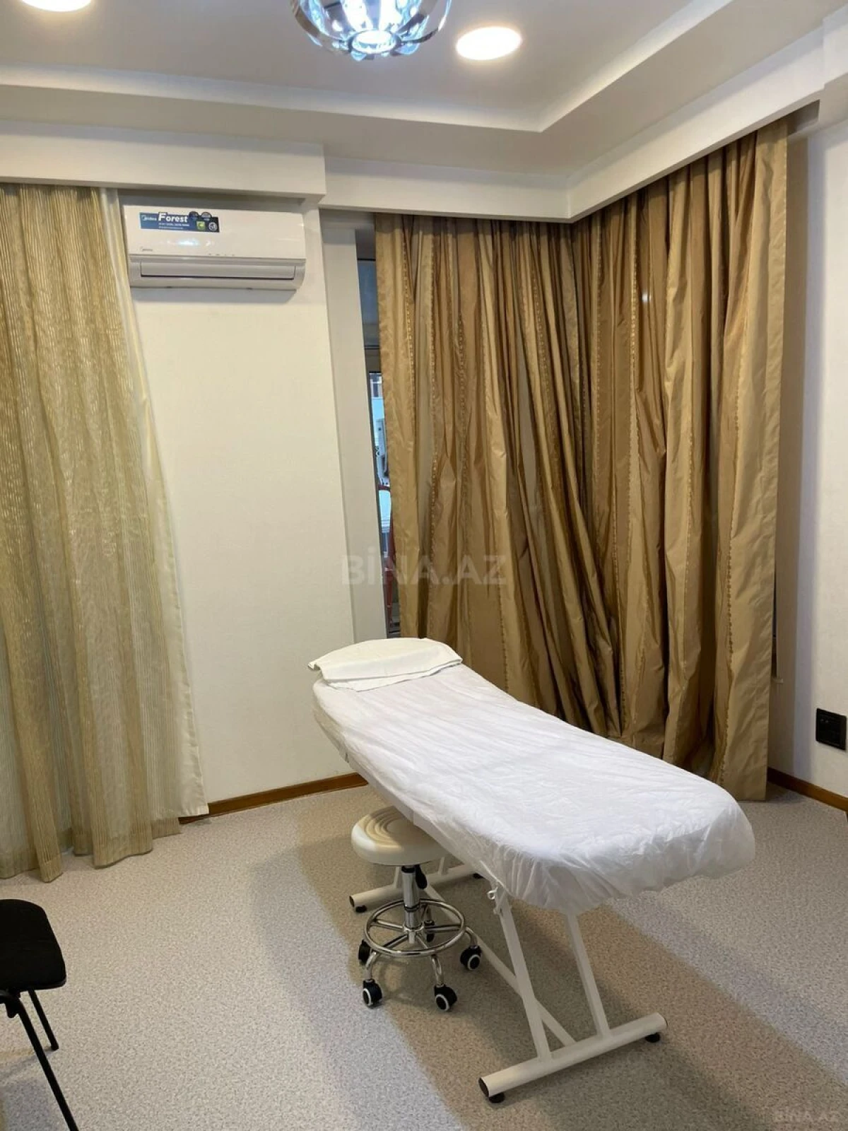 Kirayə verilir 8 otaqlı ofis 330 m²