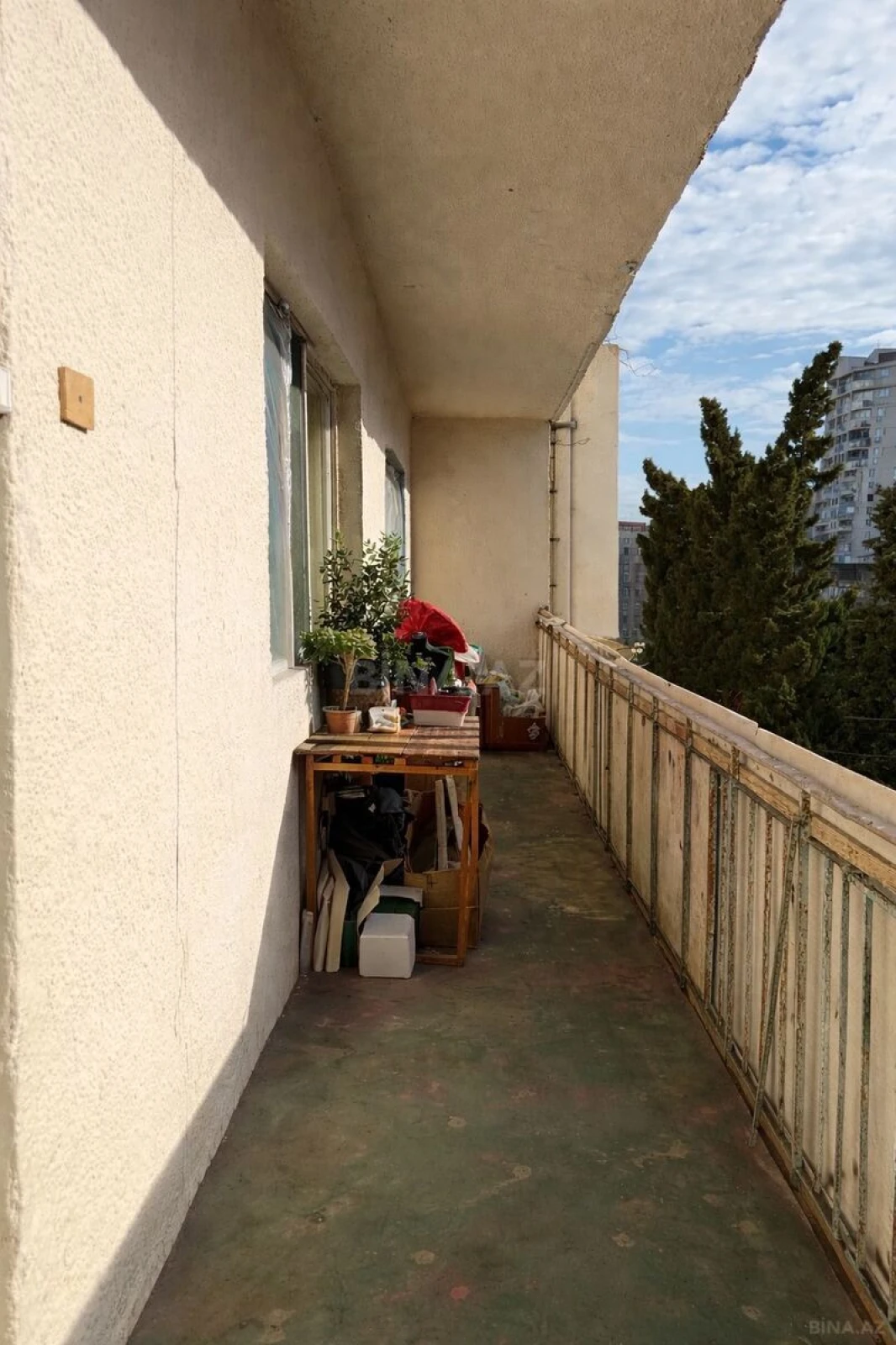 Satılır 5 otaqlı mənzil 105 m²