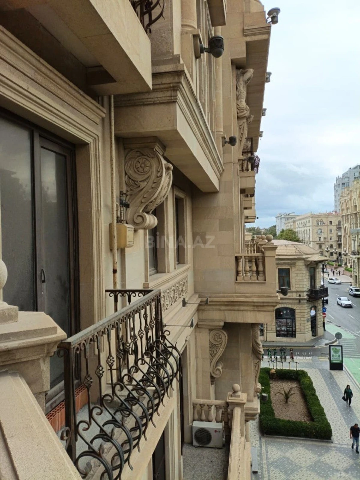 Kirayə verilir 5 otaqlı ofis 300 m²