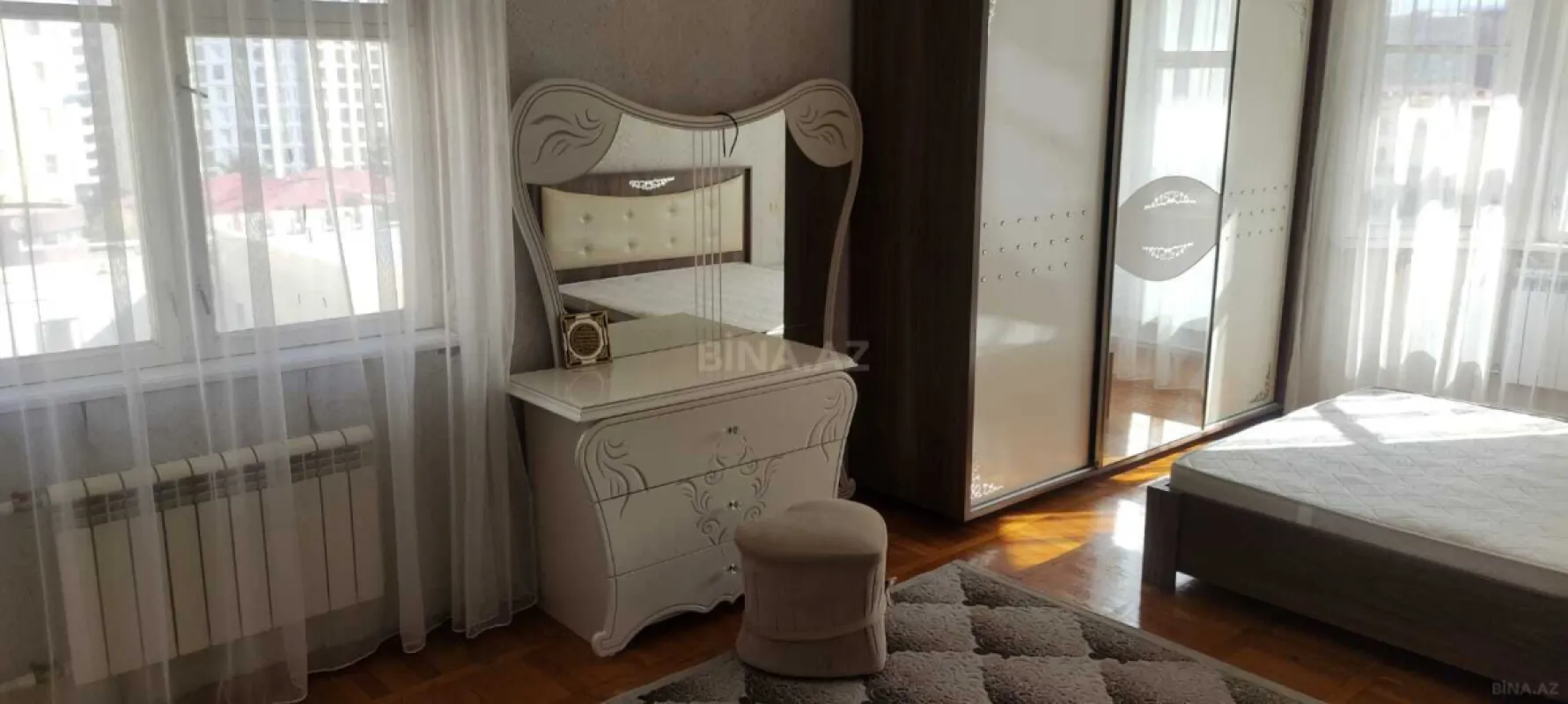 Kirayə verilir 3 otaqlı mənzil 140 m²