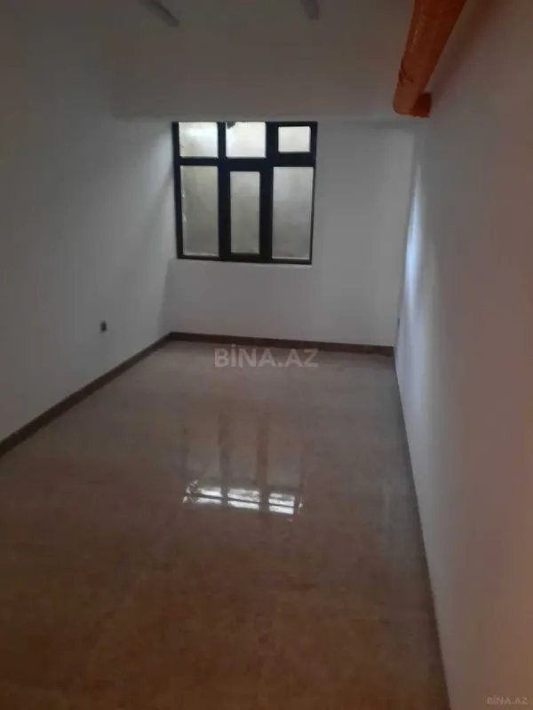 Satılır obyekt 200 m²