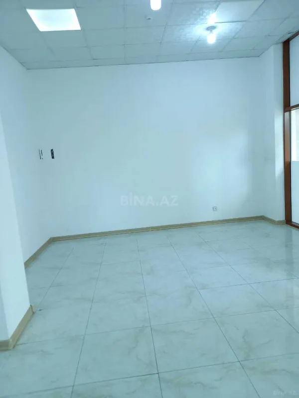 Satılır obyekt 200 m²