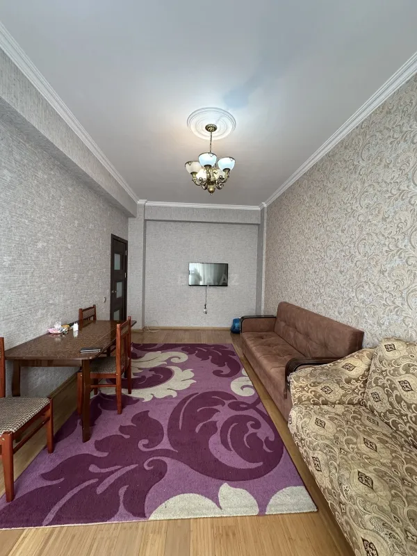 Kirayə verilir 2 otaqlı mənzil 62 m²