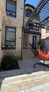 Satılır 7 otaqlı həyət evi 360 m²