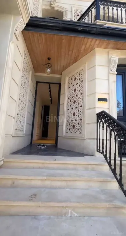 Satılır 7 otaqlı həyət evi 360 m²