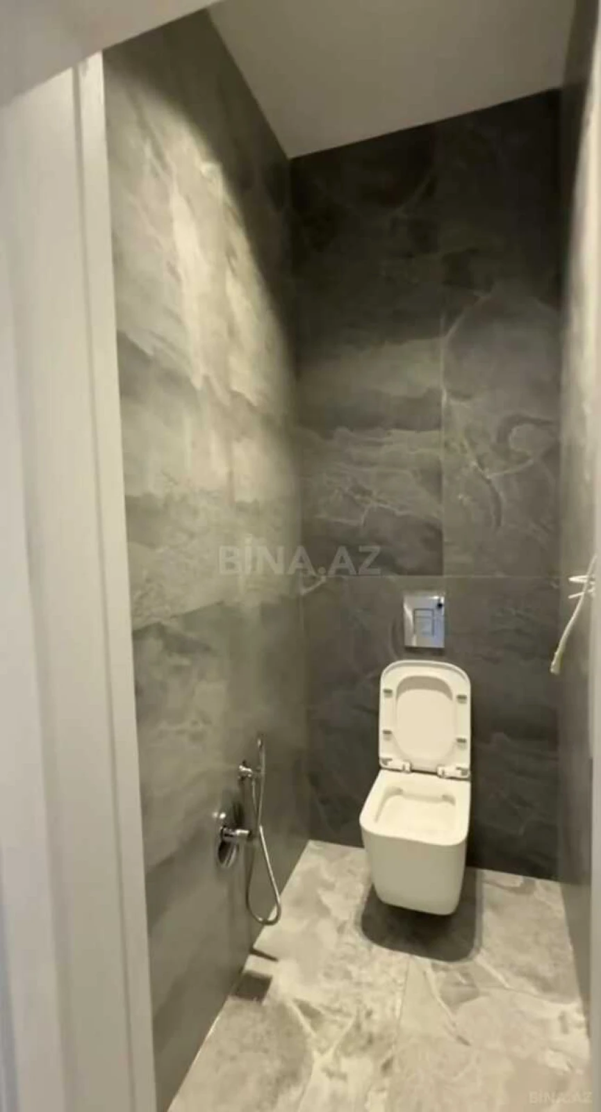 Satılır 7 otaqlı həyət evi 360 m²