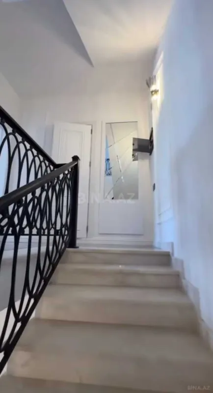 Satılır 7 otaqlı həyət evi 360 m²