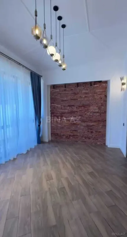 Satılır 7 otaqlı həyət evi 360 m²