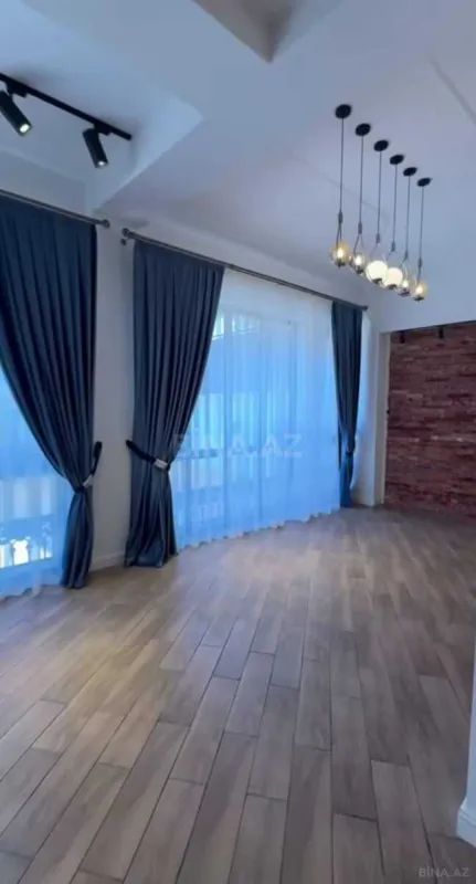 Satılır 7 otaqlı həyət evi 360 m²