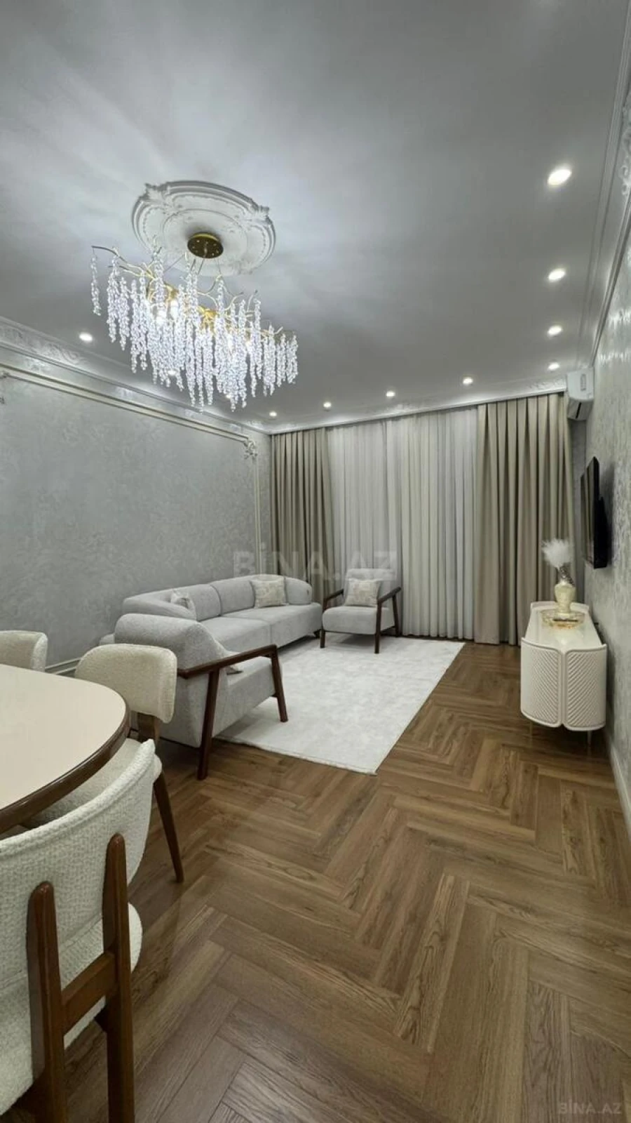 Satılır 3 otaqlı mənzil 107 m²