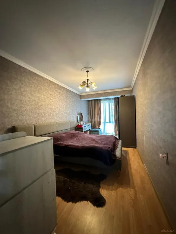 Satılır 2 otaqlı mənzil 82 m²