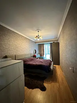 Satılır 2 otaqlı mənzil 82 m²