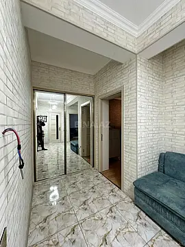 Satılır 2 otaqlı mənzil 82 m²