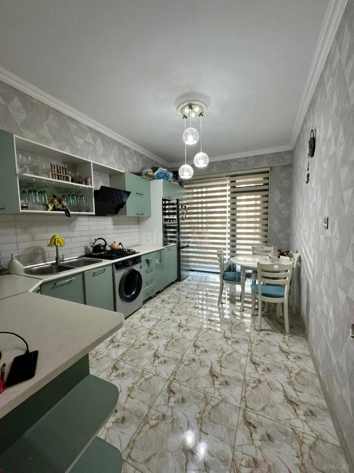 Satılır 2 otaqlı mənzil 82 m²