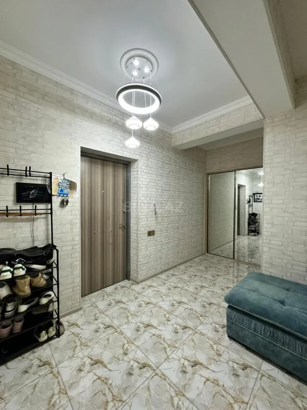 Satılır 2 otaqlı mənzil 82 m²
