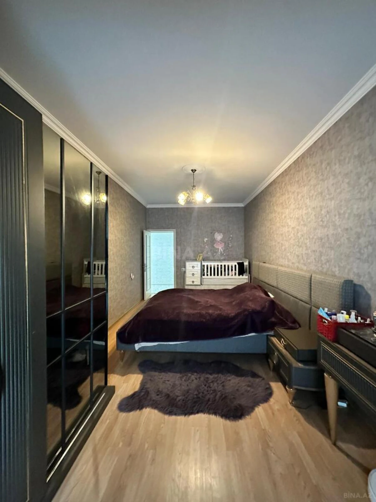 Satılır 2 otaqlı mənzil 82 m²