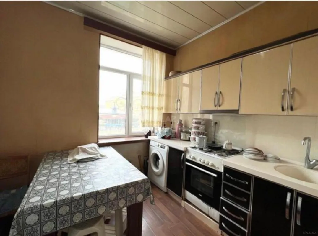 Satılır 4 otaqlı mənzil 110 m²